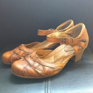 Earth Lynx Sand Brown Soft Leather Mary Jane Woven Stacked Heel Comfort Shoes